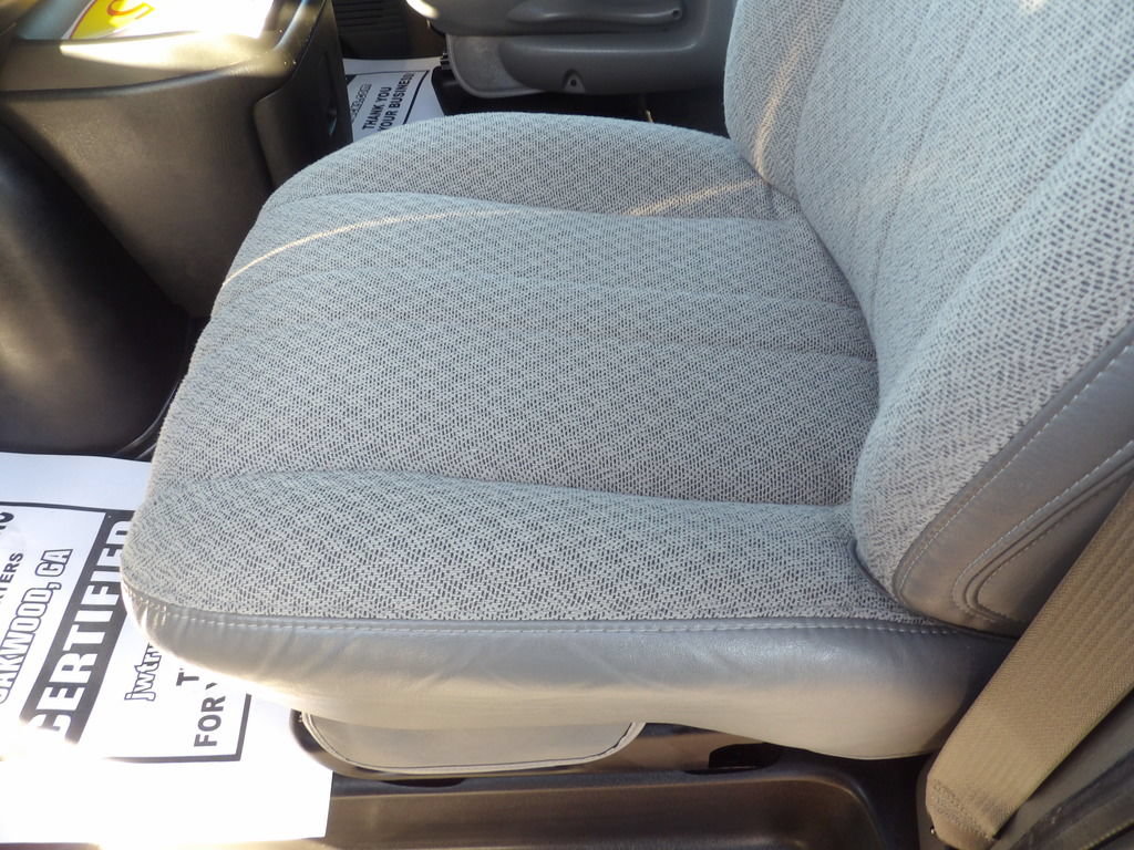 Used 2025 Chevrolet Express 3500 LT w/ LT Preferred Equipment Group RWD image 18