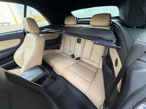 Used 2009 BMW 135i Convertible image 24