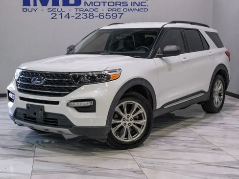 Used 2020 Ford Explorer XLT w/ Equipment Group 202A AWD/4WD image 3