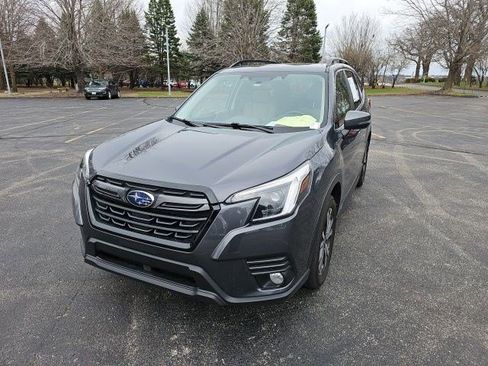 Used 2023 Subaru Forester Limited AWD/4WD image 2