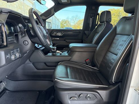 Certified 2025 GMC Sierra 1500 AT4X image 12