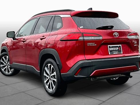 Used 2025 Toyota Corolla Cross XLE image 11