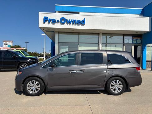 Used 2016 Honda Odyssey SE image 8