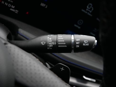 Used 2024 Cadillac XT4 Sport image 31