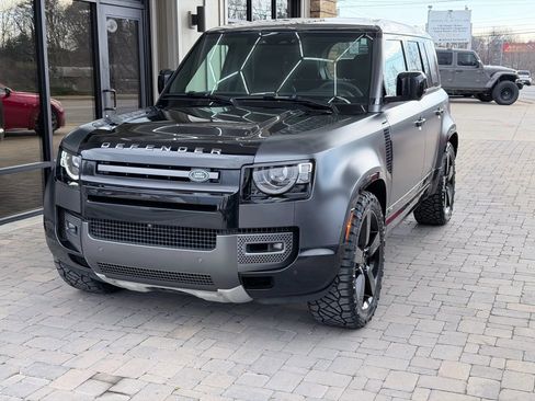 Used 2023 Land Rover Defender 110 V8 image 66