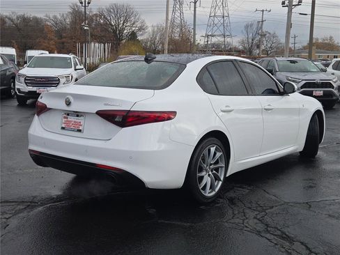 Used 2022 Alfa Romeo Giulia Ti AWD/4WD image 12