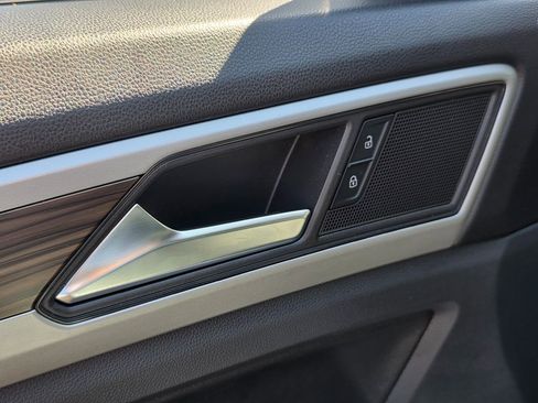 Used 2021 Volkswagen Atlas SE image 31