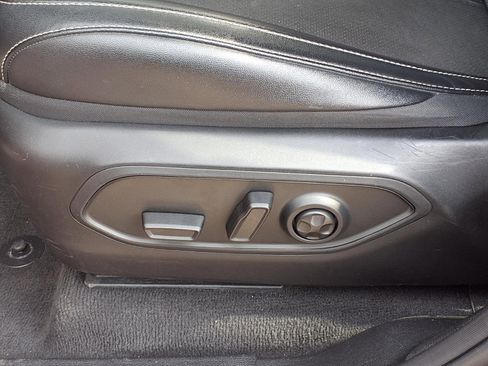 Used 2023 Jeep Grand Cherokee L Laredo image 4