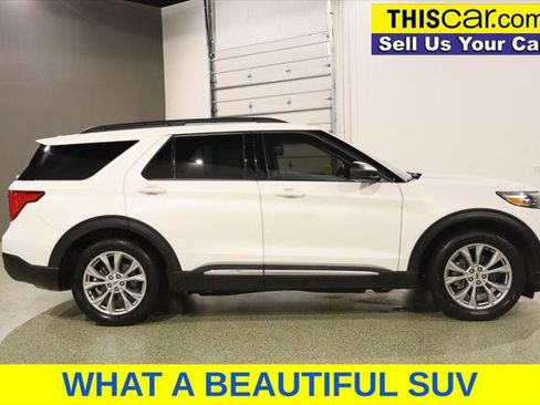Used 2023 Ford Explorer XLT w/ Equipment Group 202A RWD image 9