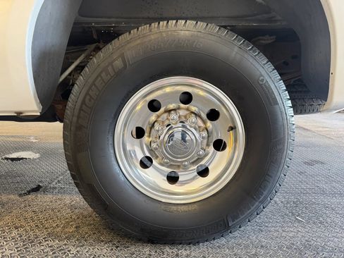 Used 2001 Ford F350 2WD Regular Cab Super Duty image 29