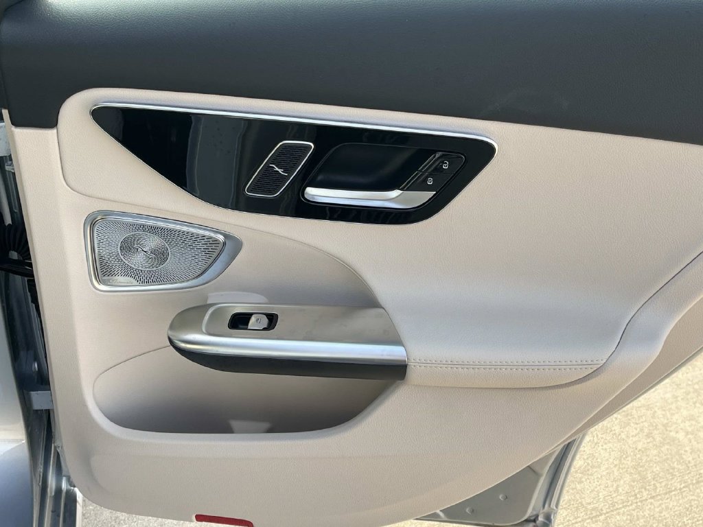 Used 2025 Mercedes-Benz C 300 Sedan image 21