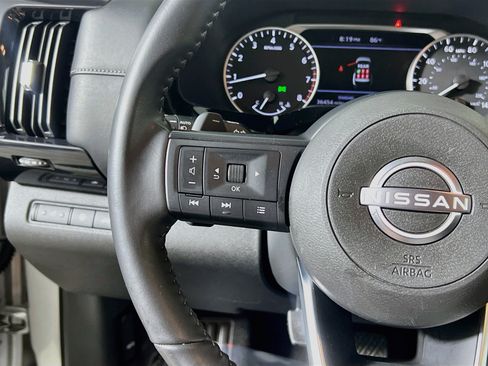Used 2025 Nissan Pathfinder SV FWD image 19
