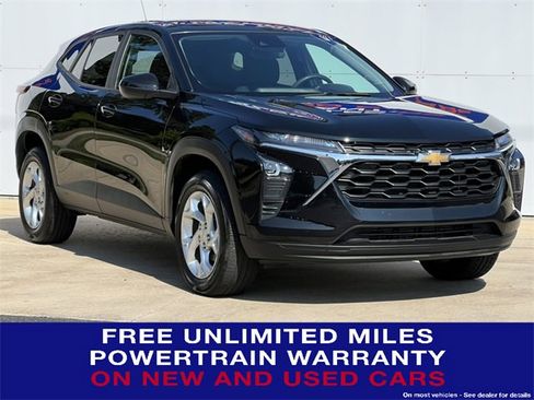 Used 2024 Chevrolet Trax LS w/ LS Convenience Package image 1
