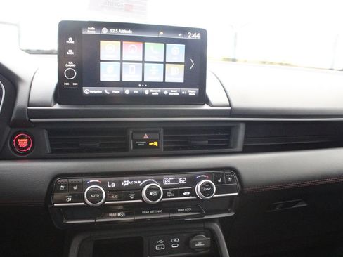 Used 2025 Honda Pilot Black Edition image 43