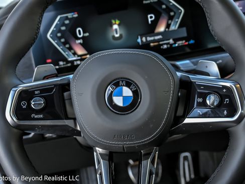 Used 2025 BMW 740i xDrive w/ Premium Package image 39