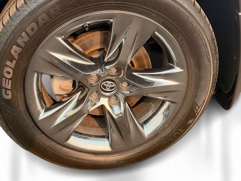 Used 2017 Toyota Highlander Limited Platinum AWD/4WD image 9