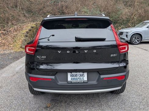 Certified 2024 Volvo XC40 B5 Ultimate w/ Climate Package image 6