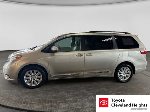 Used 2016 Toyota Sienna XLE AWD/4WD image 8