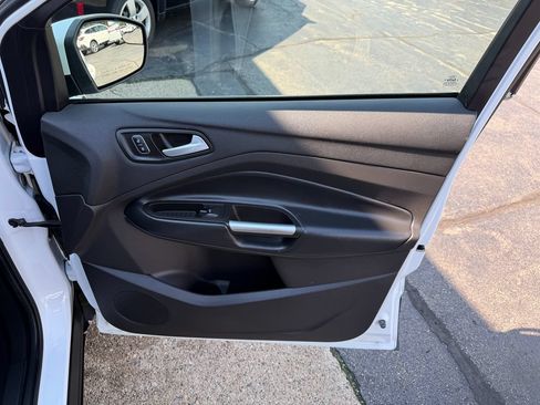 Used 2018 Ford Escape SE FWD image 30