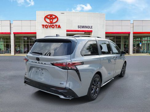 New 2026 Toyota Sienna XSE FWD image 3