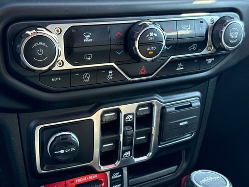Used 2022 Jeep Gladiator Rubicon AWD/4WD image 26