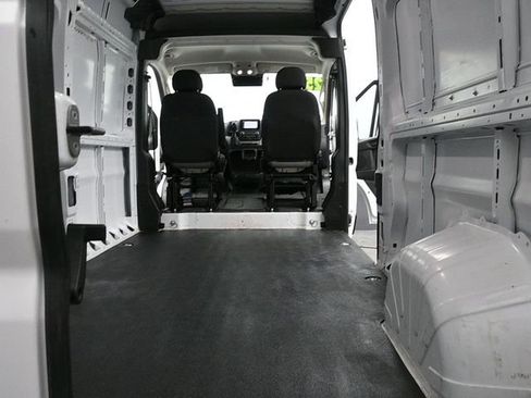 Used 2025 RAM ProMaster 2500 w/ Convenience Group image 18