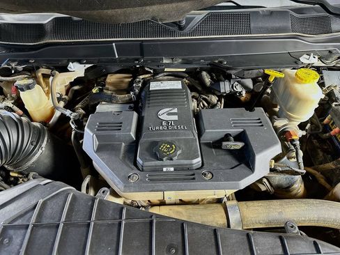 Used 2021 RAM 5500 Tradesman w/ Chrome Appearance Group AWD/4WD image 30