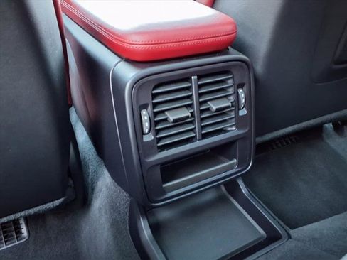 Used 2020 Porsche Taycan 4S image 19