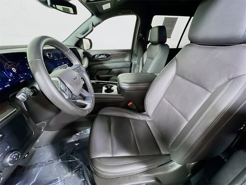 Used 2025 Chevrolet Tahoe Z71 image 18