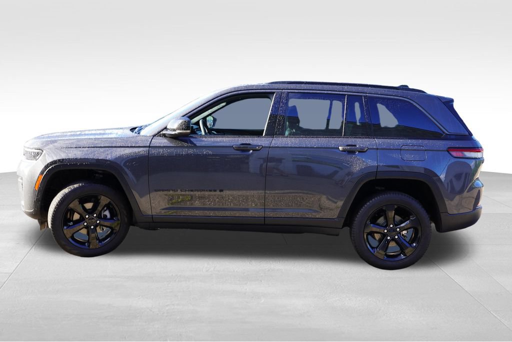 Used 2026 Jeep Grand Cherokee Limited w/ Limited Altitude Package AWD/4WD image 9