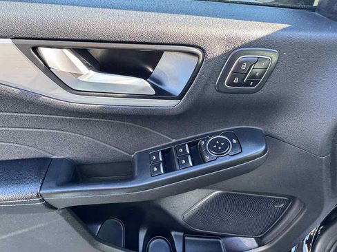 Used 2024 Ford Escape Platinum image 12