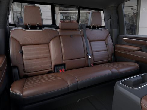 New 2026 GMC Sierra 2500 Denali Ultimate w/ LPO, Black Badging Package image 17