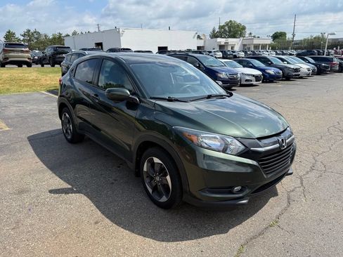 Used 2018 Honda HR-V EX image 4
