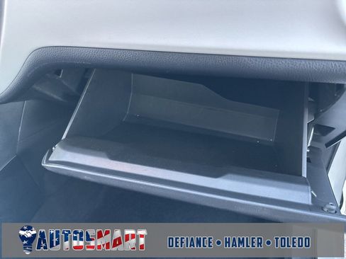 Used 2018 Toyota Corolla LE image 36