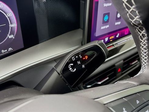 New 2026 Volkswagen Tiguan SE image 18