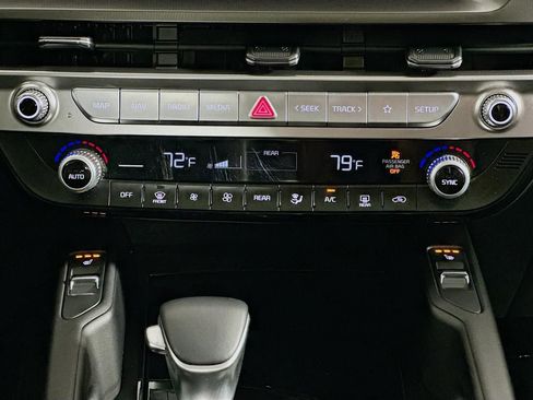 Used 2025 Kia Telluride S AWD/4WD image 16