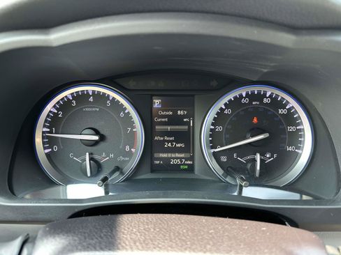 Used 2018 Toyota Highlander XLE FWD image 15