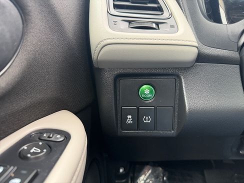 Used 2019 Honda HR-V LX image 13