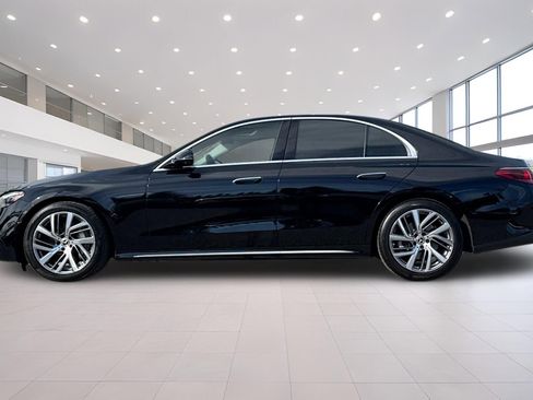 Used 2025 Mercedes-Benz E 350 4MATIC Sedan image 7