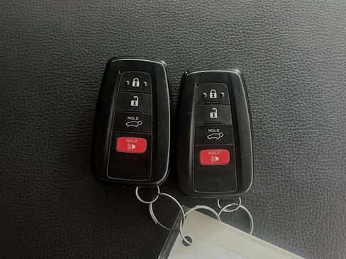 Used 2025 Toyota RAV4 XLE w/ Convenience Package FWD image 33