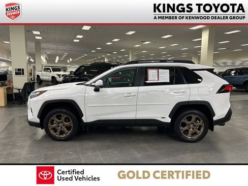 Used 2023 Toyota RAV4 AWD Hybrid image 5