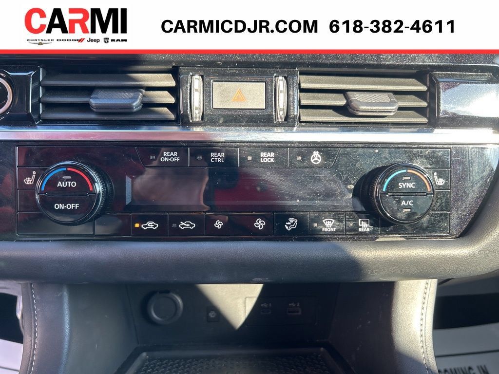 Used 2023 Nissan Pathfinder SL AWD/4WD image 23