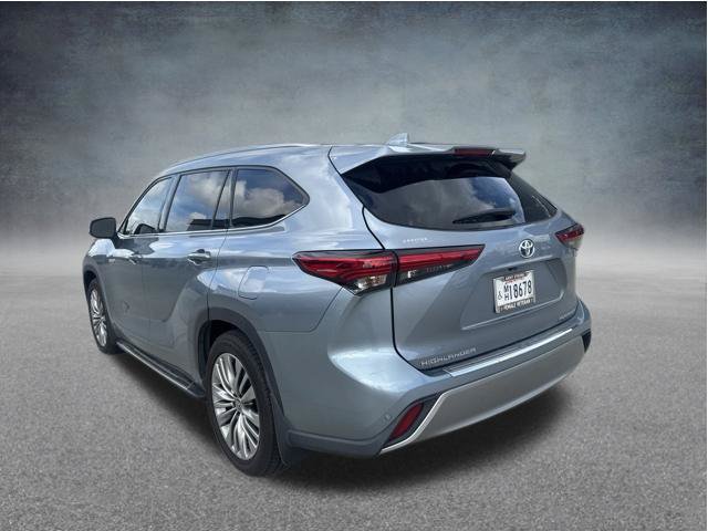 Used 2021 Toyota Highlander Platinum FWD image 7