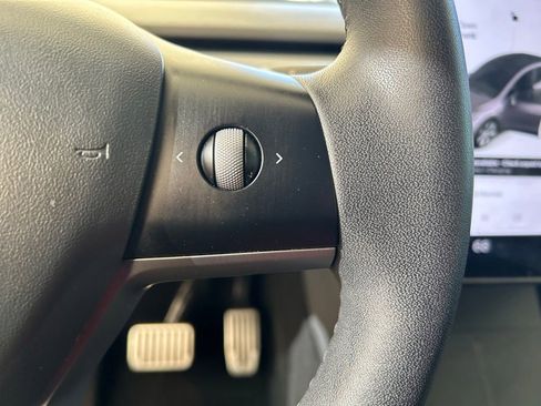 Used 2021 Tesla Model Y Long Range image 28