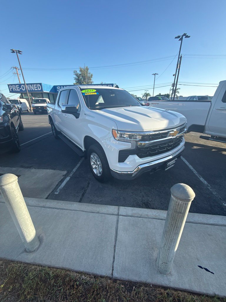 Used 2024 Chevrolet Silverado 1500 LT w/ Convenience Package II AWD/4WD image 12