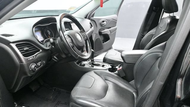 Used 2019 Jeep Cherokee Limited AWD/4WD image 15