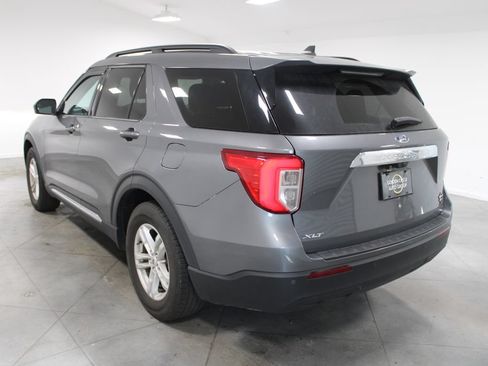 Used 2024 Ford Explorer XLT RWD image 7