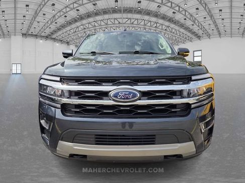 Used 2024 Ford Expedition Limited AWD/4WD image 2