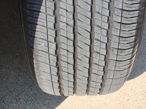 Used 2025 Chrysler Pacifica Select FWD image 18
