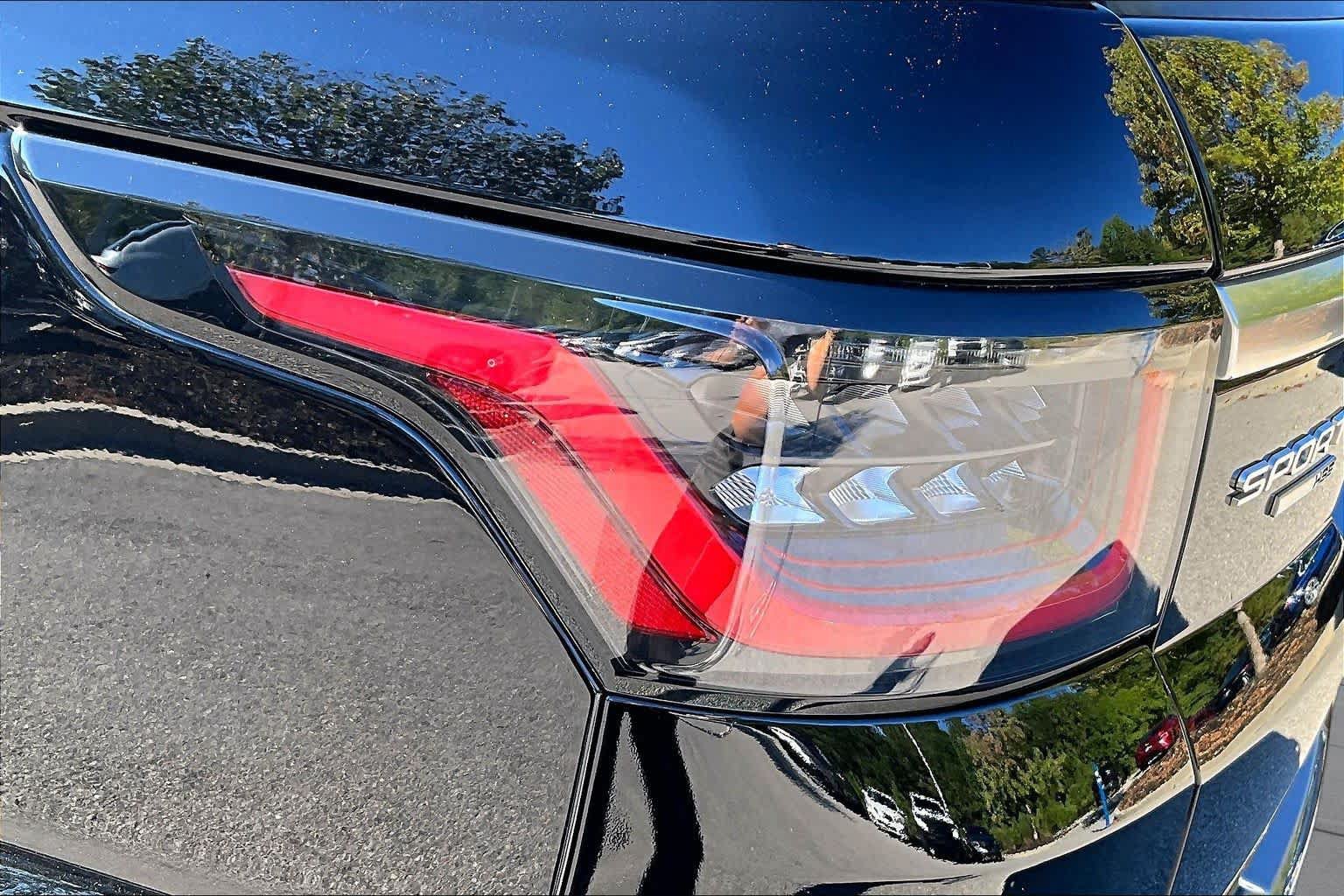 Used 2019 Land Rover Range Rover Sport HSE AWD/4WD image 29